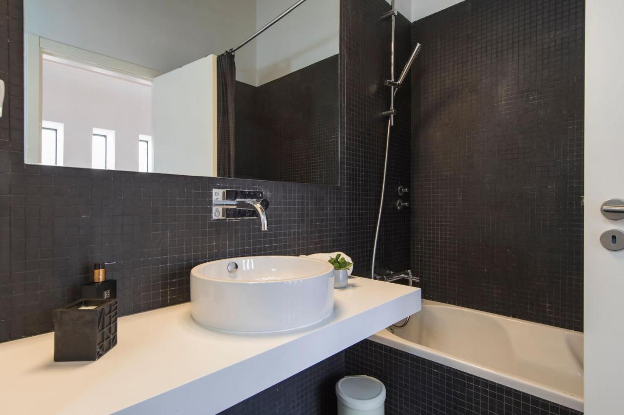Bairro Alto Stunning Flat With Balcony By Lovelystay Lisboa Екстериор снимка